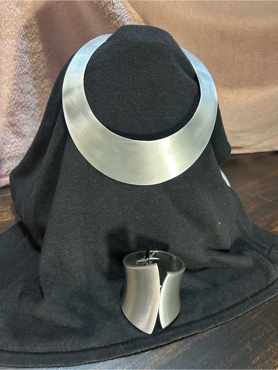 None Jewelry - 90’s vintage Brushed Silver Collar Necklace and bracelet set -  Jewelry Necklace
